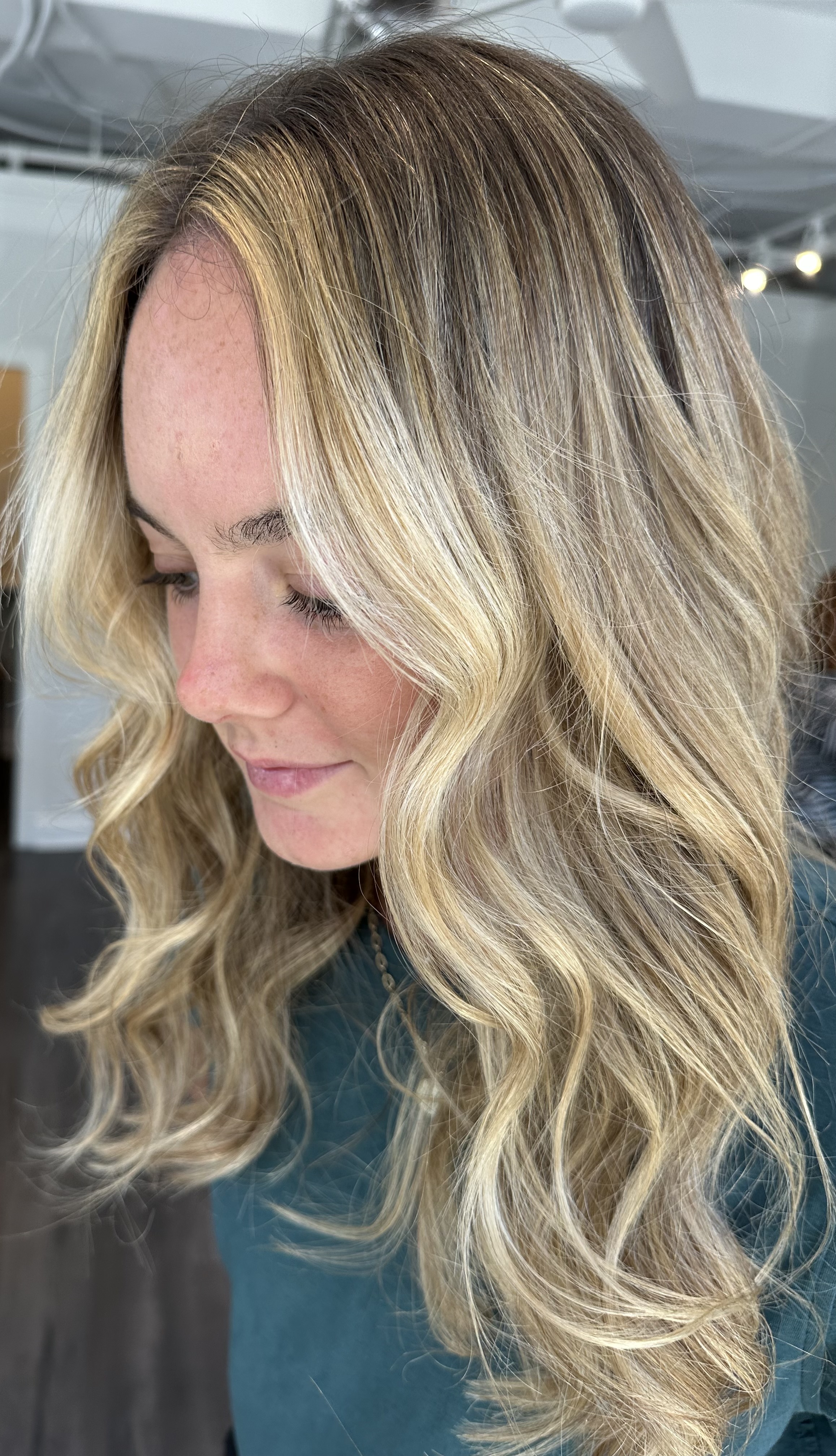 Face Frame Blonding + Blowout