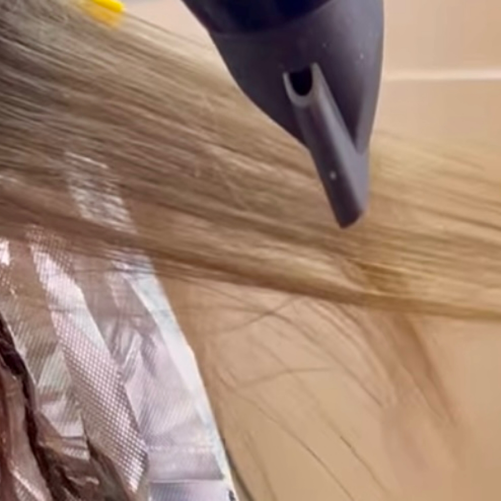Airtouch Highlights at Shelly’s Beauty Salon in Murrysville, PA