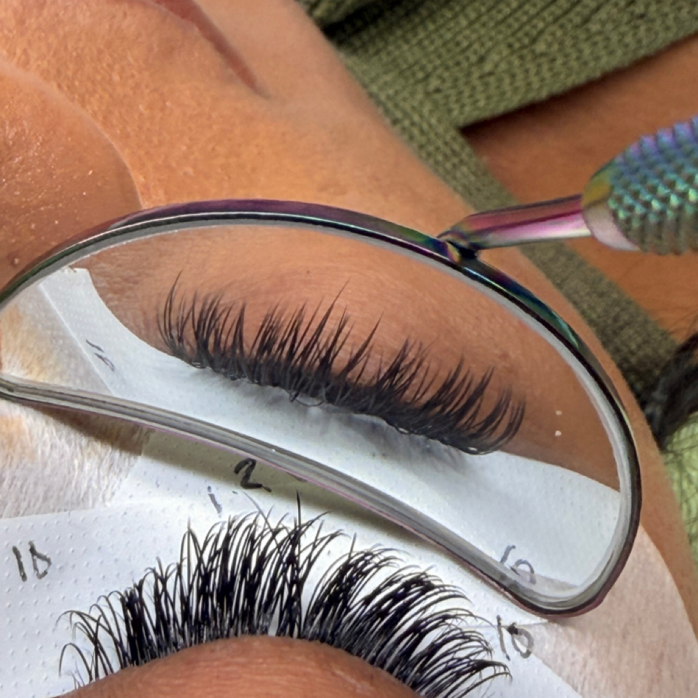 Natural Classic Lash Set at Lash Out Lounge Eyelash Extensions + Lash Supplies Pearland, TX in Pearland, TX