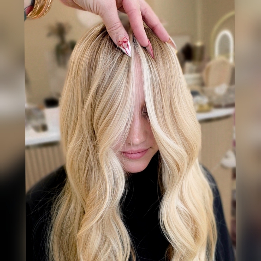 Tier 1 Blonding, The Mini at Meg's Mane Squeeze in Newark, DE