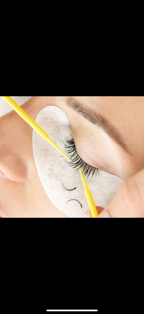 Lash Extension Removal