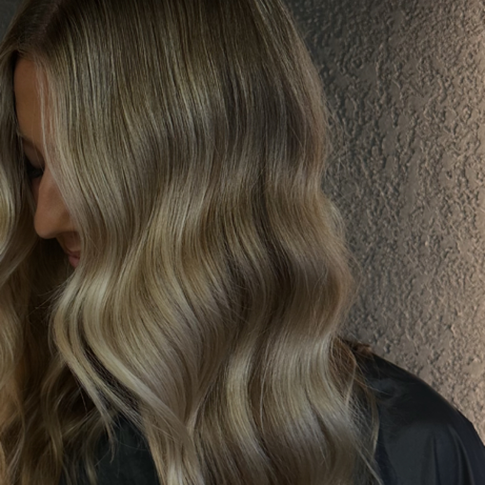 MINI BLONDING SESSION at M&M Hair Studio in Kingsport, TN