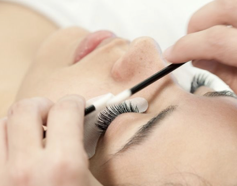 Lash Removal