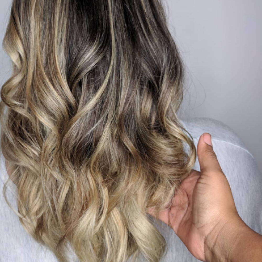BLOWOUT (Educator Stylist) at Texture House Salon in Spring, TX
