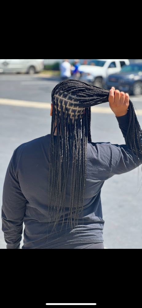 Medium Mid Back Knotless