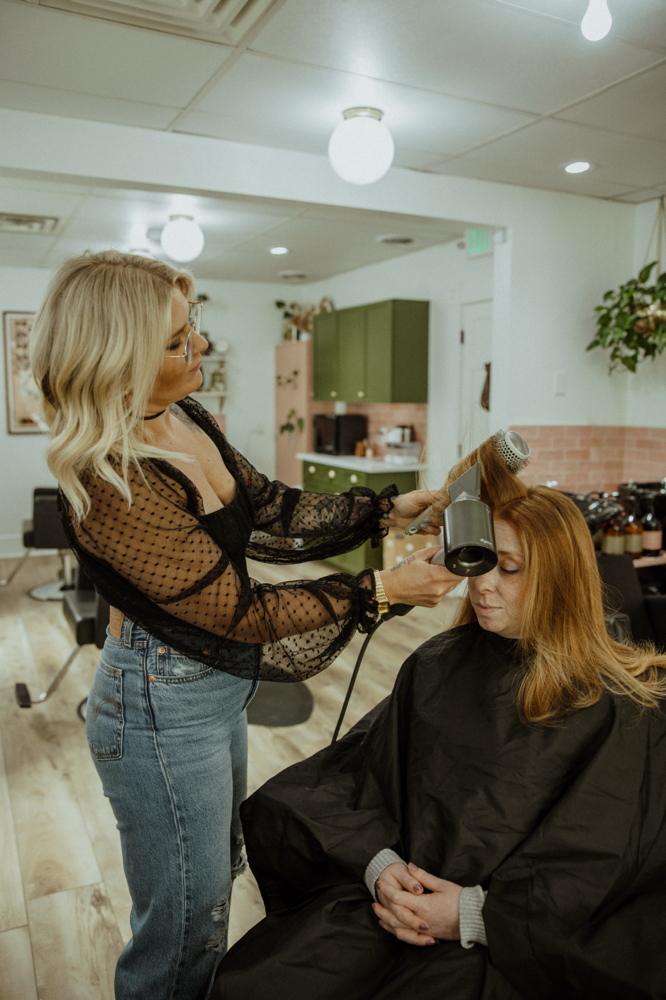 Shampoo/blowout
