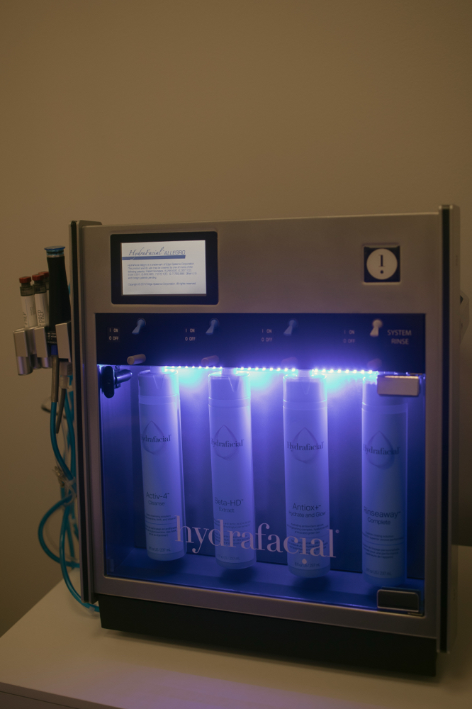 Signature Hydrafacial
