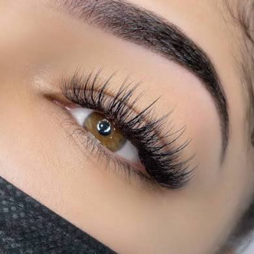 Wispy Hybrid Eyelash Extensions Set at Lash Art By Salvina in Palm Harbor, FL