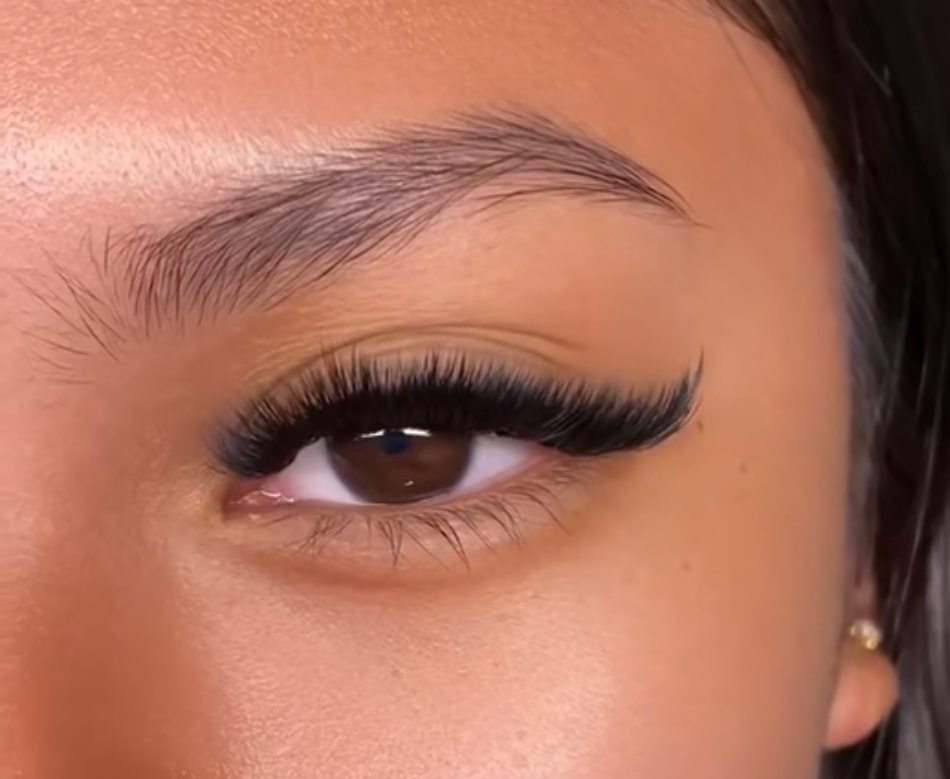 Hybrid & Volume Lash Extensions