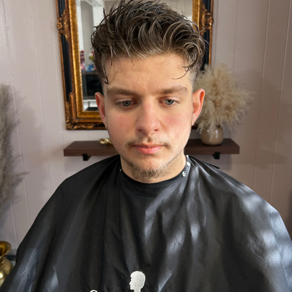 Men’s Haircut at The Color Room in Morehead, KY