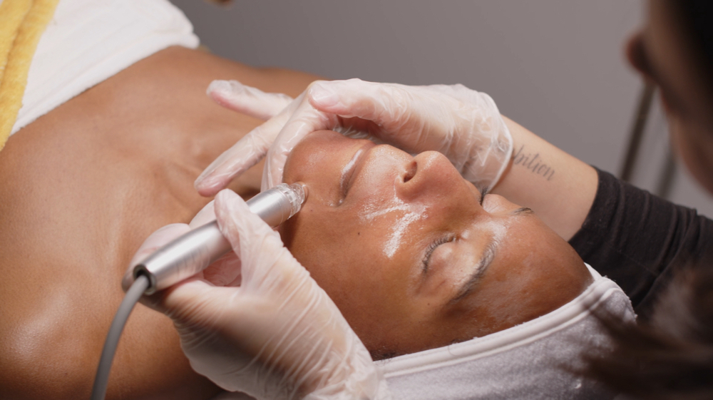 Dermaluxx Facial🧖‍♀️