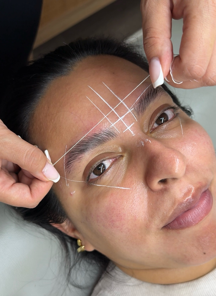Custom Brow Shaping / Sculpt