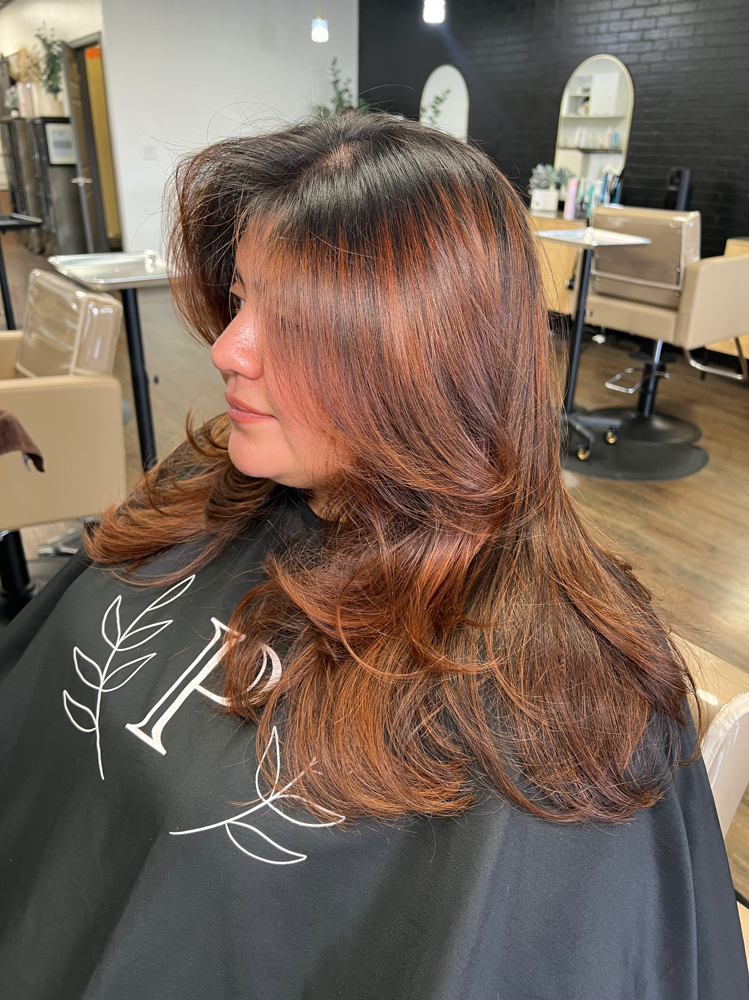 Womens Signature Haircut & Style
