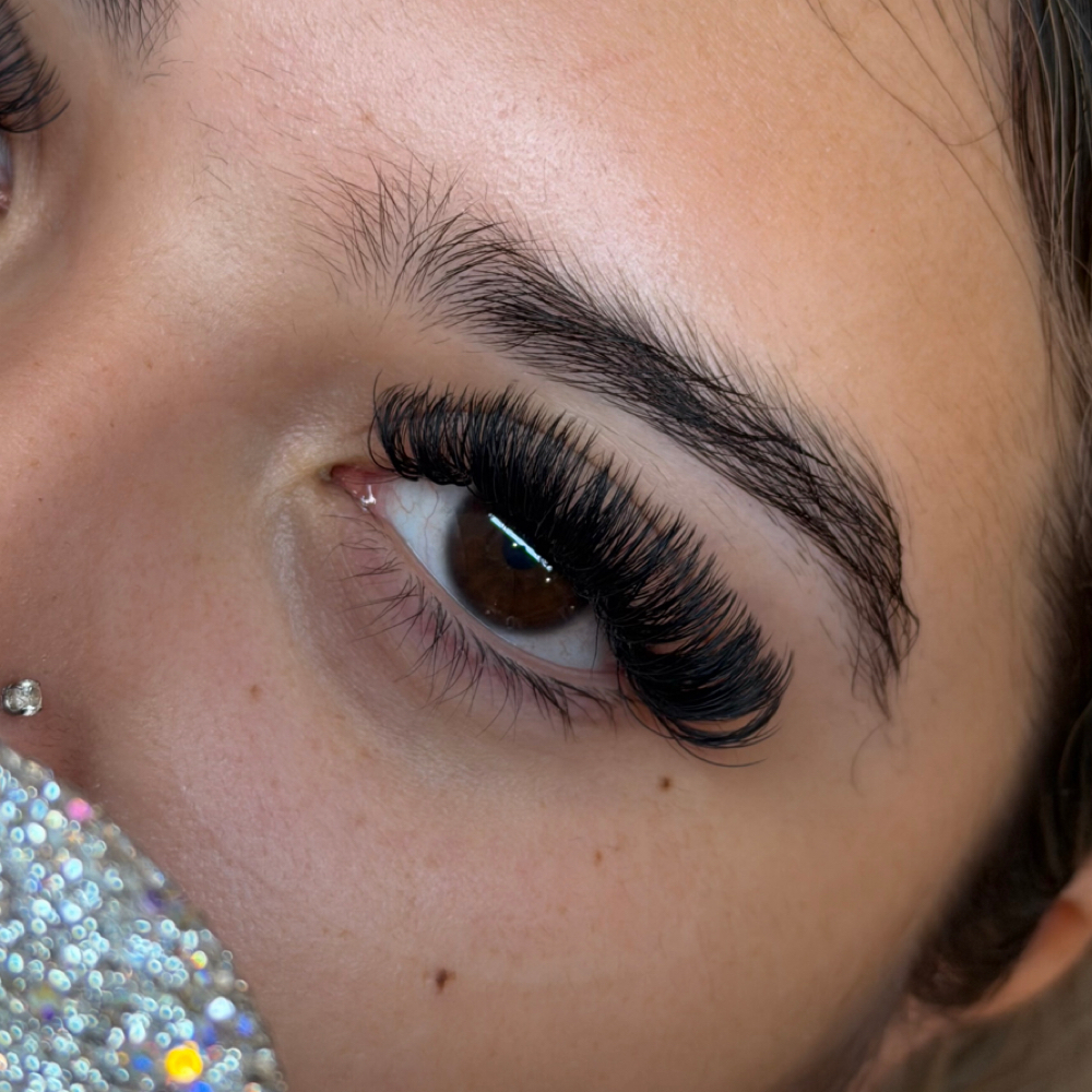Hybrid Lash Set By Sofia at MicroBaddie Co. in Chicago, IL