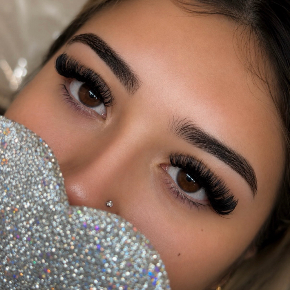 Hybrid Lash Set By Sofia at MicroBaddie Co. in Chicago, IL