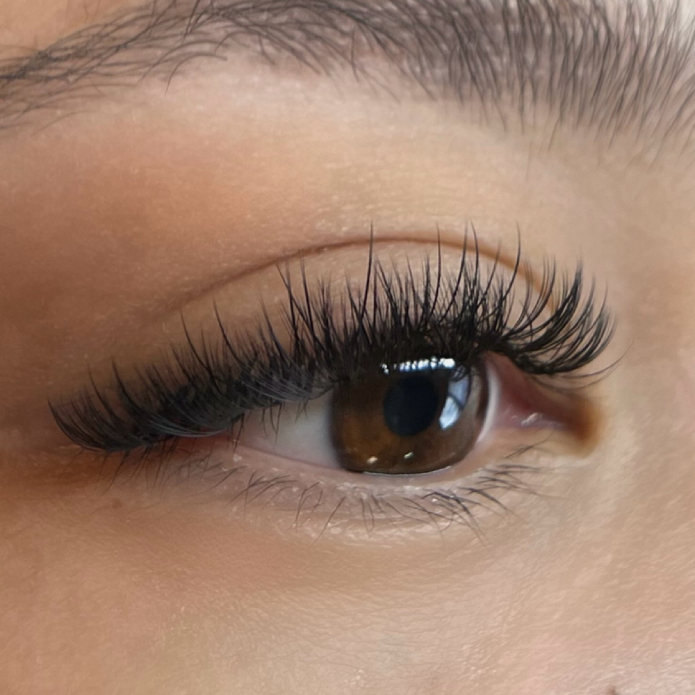 Hybrid Full Set at UriLuxe Aesthetics in Lakewood, CO