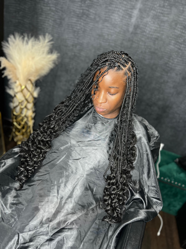 Boho SMedium Knotless Bob