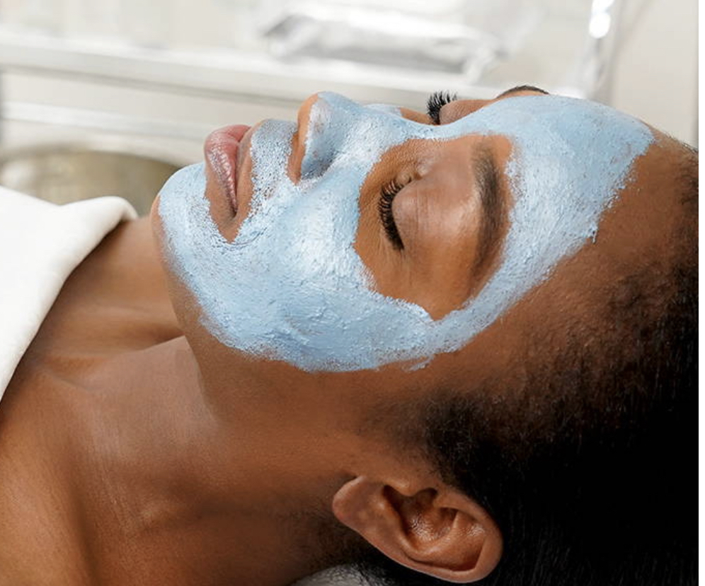 BRIGHTING  FACIAL