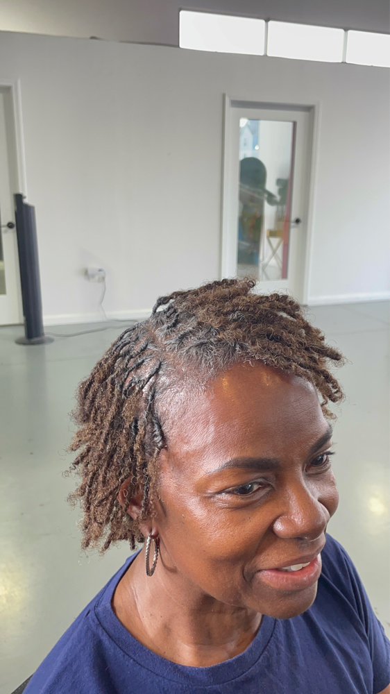 Small Loc Retwist