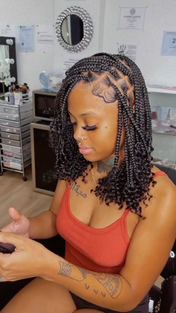 Medium Knotless Bob