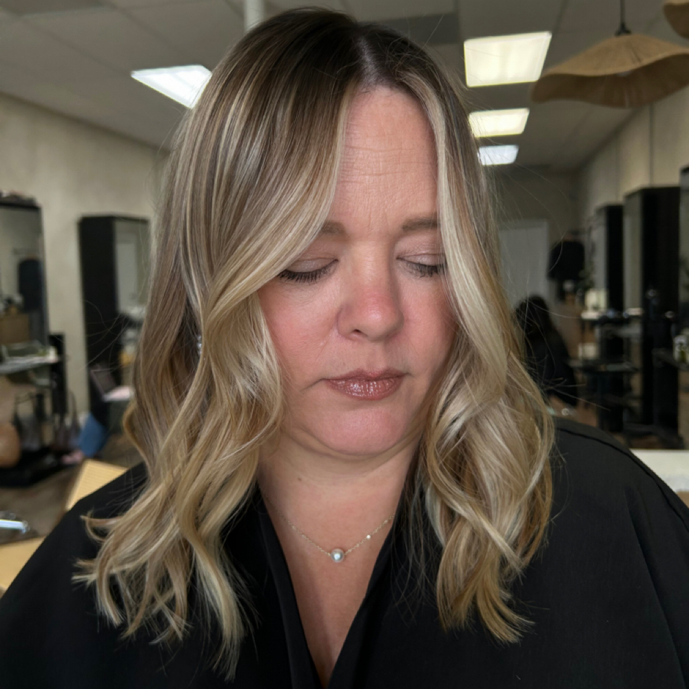 Face Frame Highlight (Money Piece) at Lola Mae in Ocoee, FL