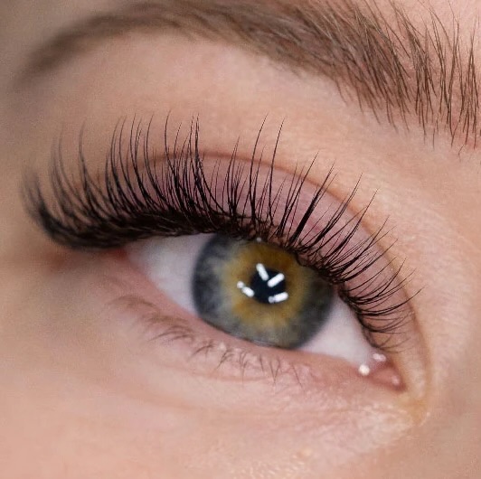 Hybrid Lash Extensions: New/6Wks