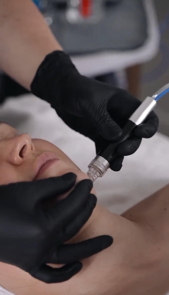 Hydro Luxe Facial