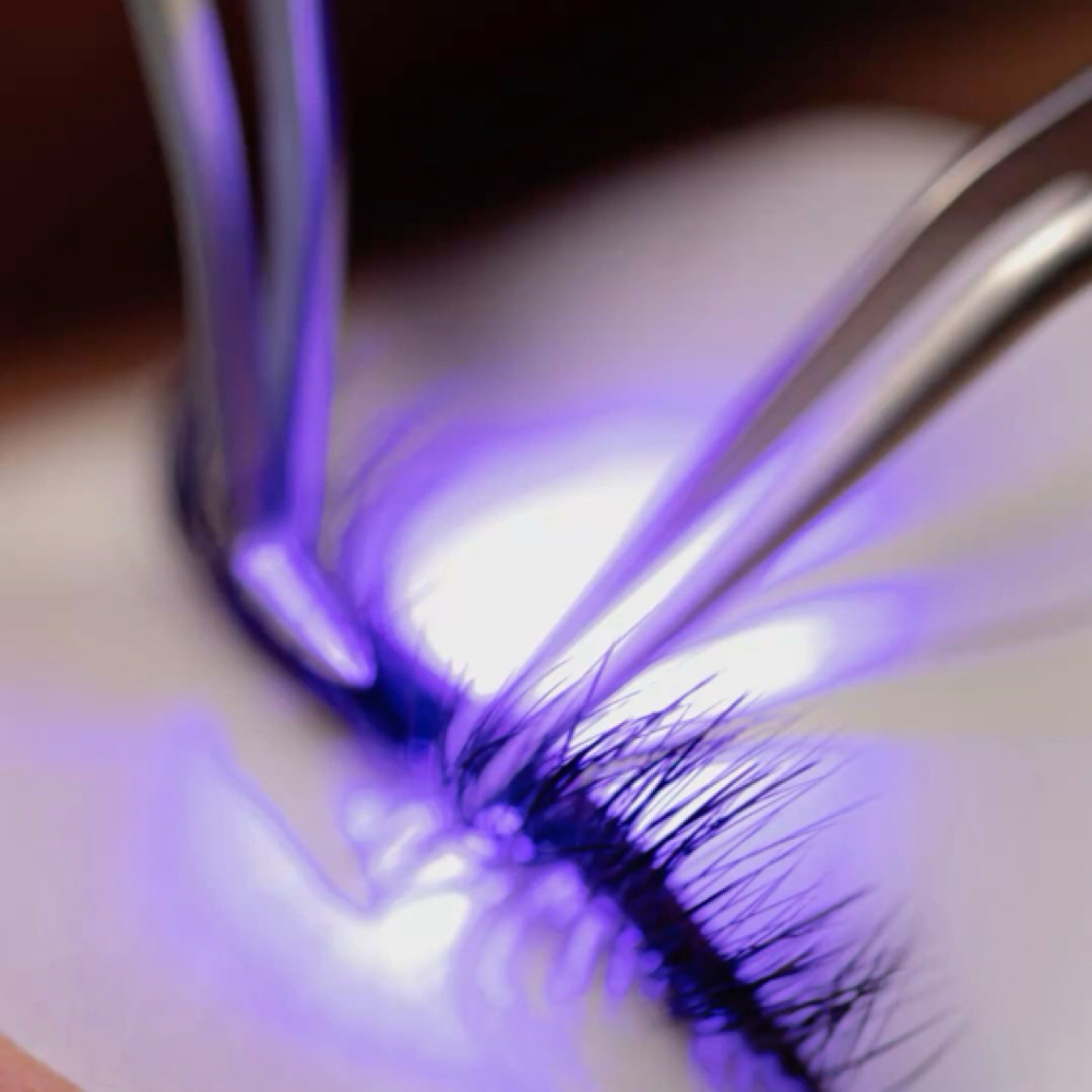 Uv Fill In 18+ Days at Queens Beauty Bar in Indianapolis, IN