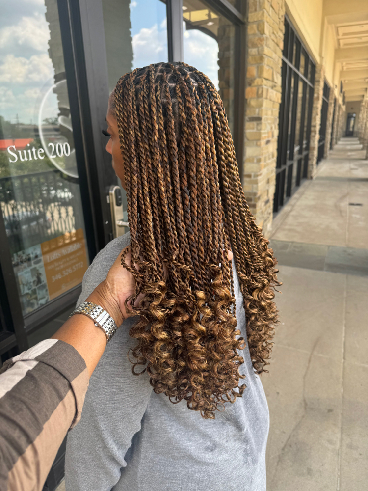 Senegalese Twits at Fifi in Houston, TX