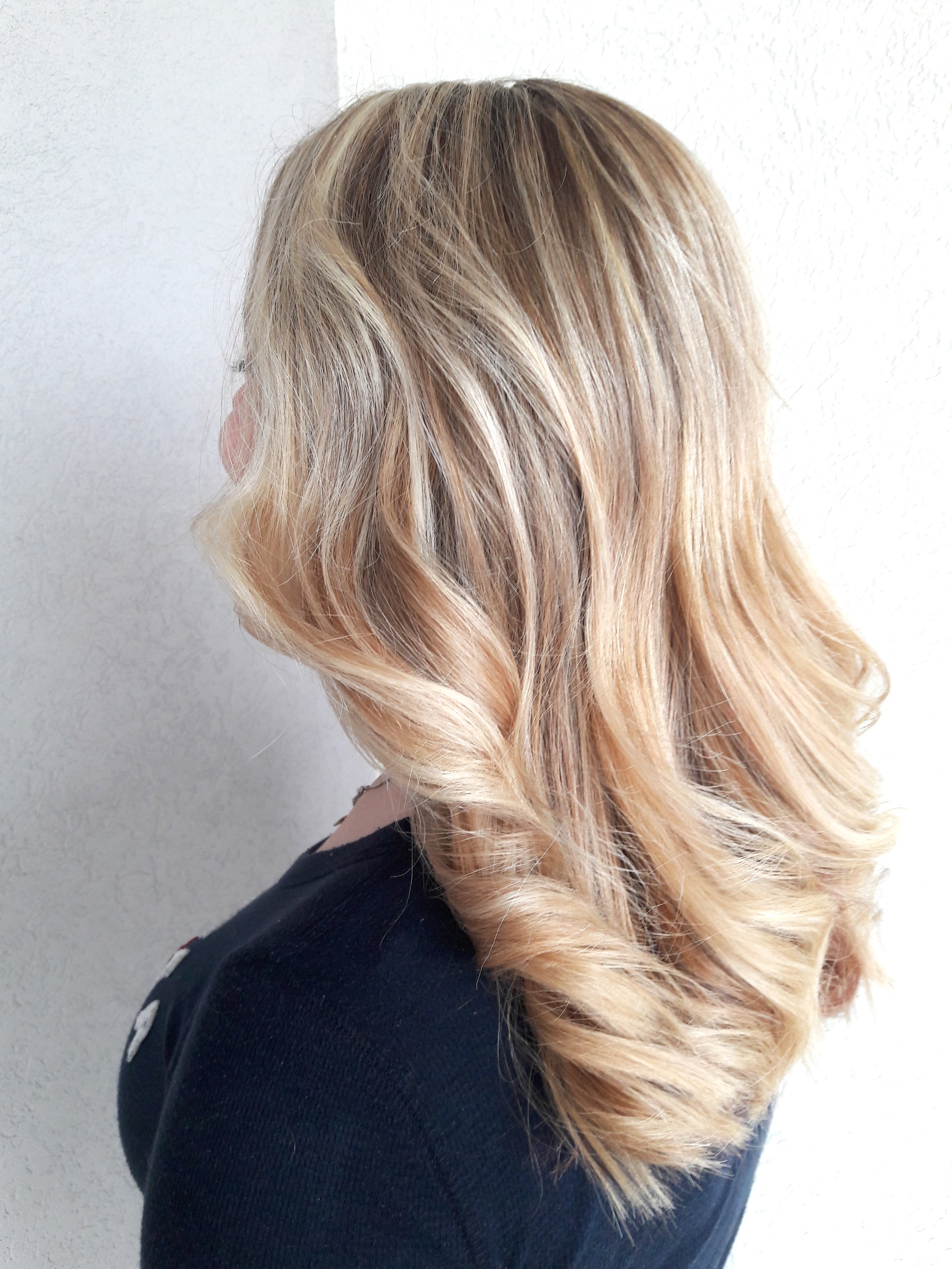 What Are Babylights  Highlights  LOréal Professionnel