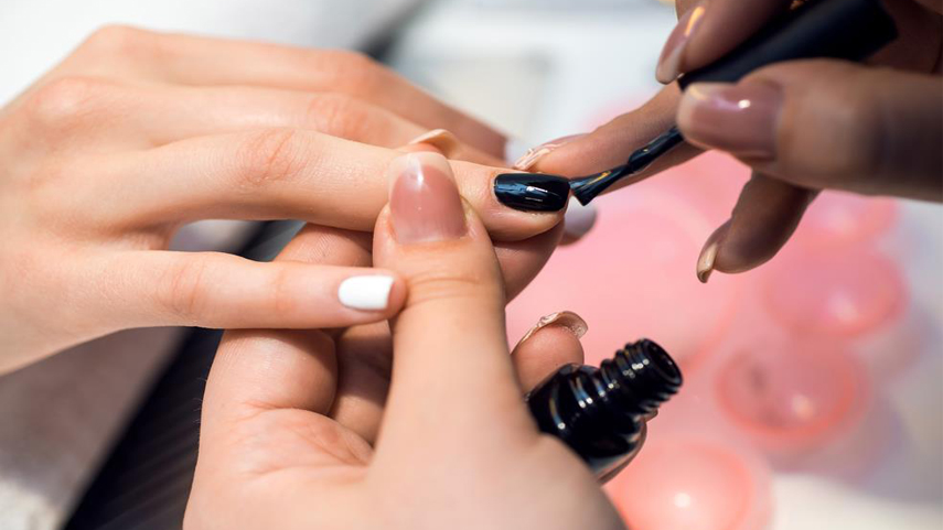 Regular Manicure polish Change