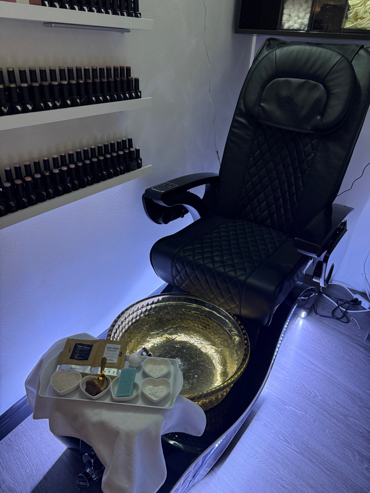 deluxe pedicure🥀✨