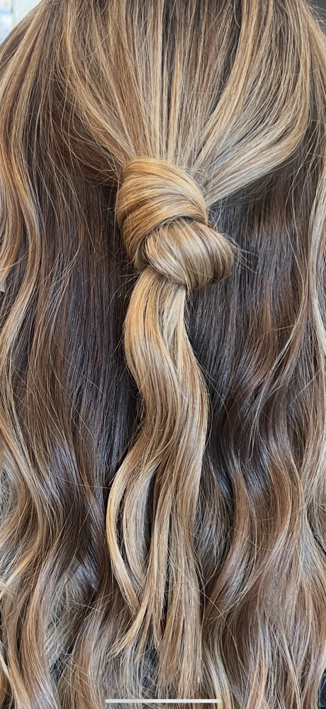 Shampoo & Blowdry w/ Extensions