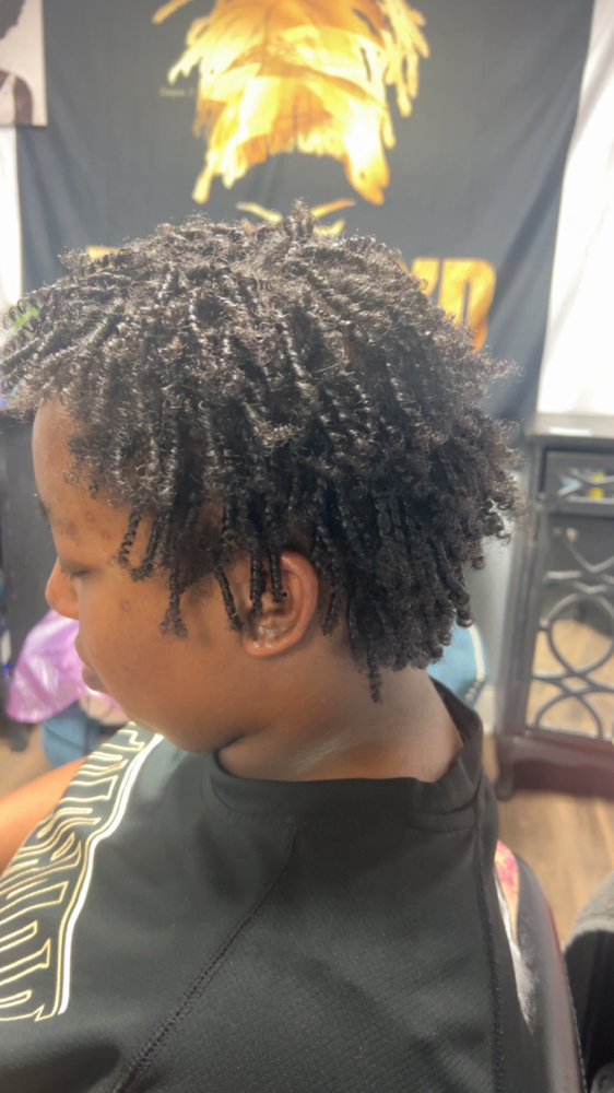 Natural Style (no Hair Added) Trim at The Naturlist Locd Queen in Indianapolis, IN