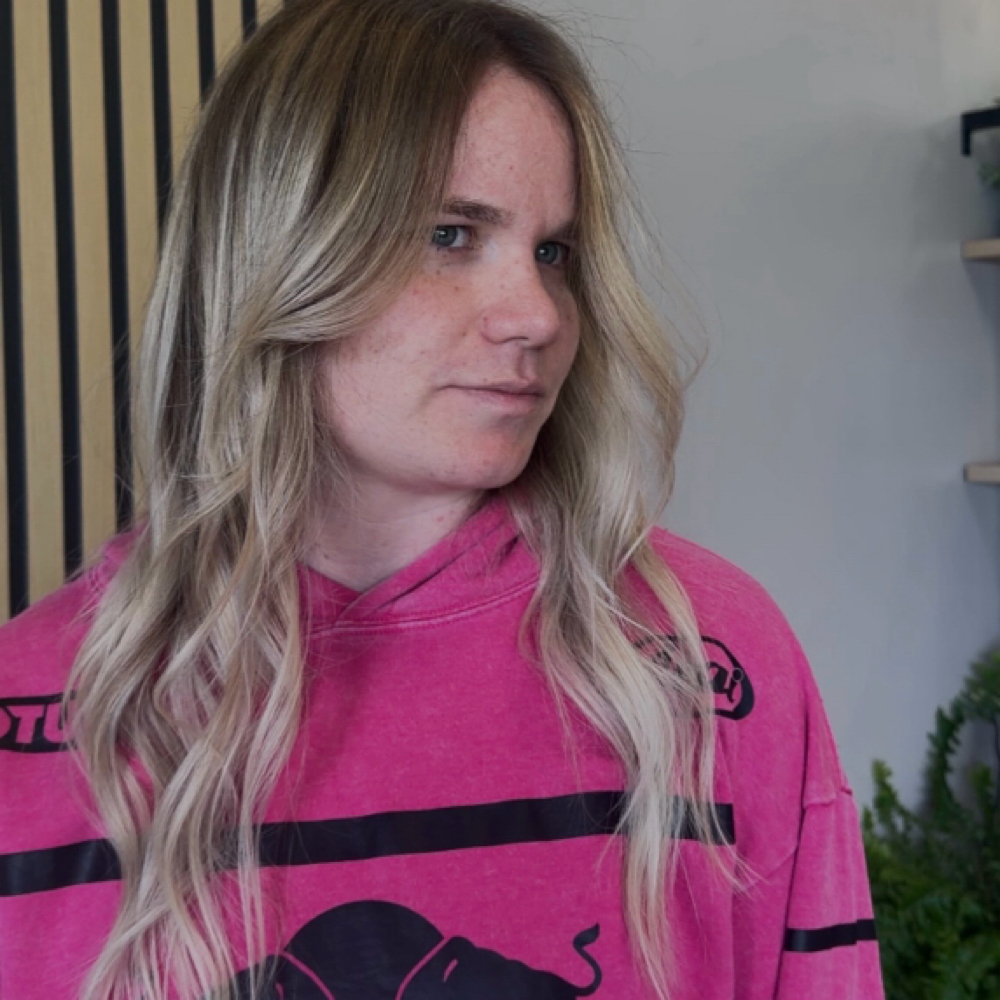lived in blonde at Loxx Beauty Bar & Extensions in Mansfield, OH