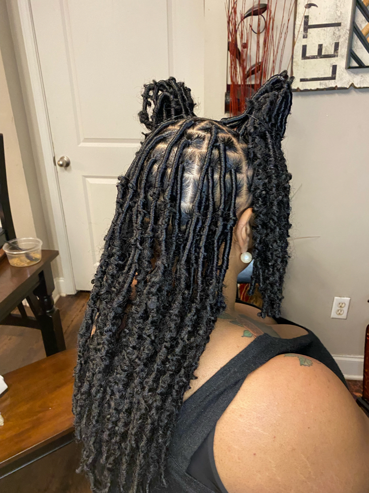 Short Knotless Locs
