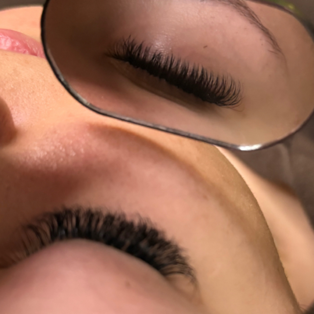 Lash touch-up at Ivey Studio Suites in Vincennes, IN
