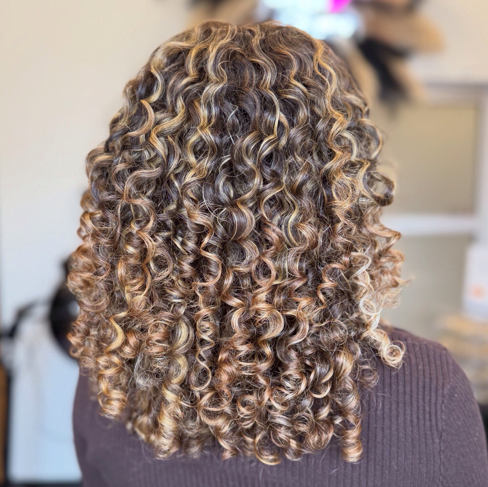 Roots, Highlights & Style at Glazed Color Bar in Yonkers, NY