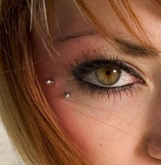 Anti-Eyebrow Piercing