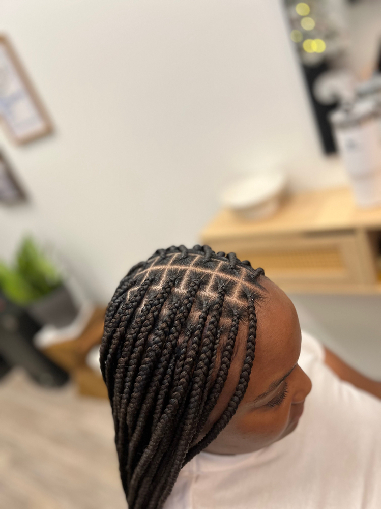 Small Knotless Braids at Braidsby_hami in Seattle, WA