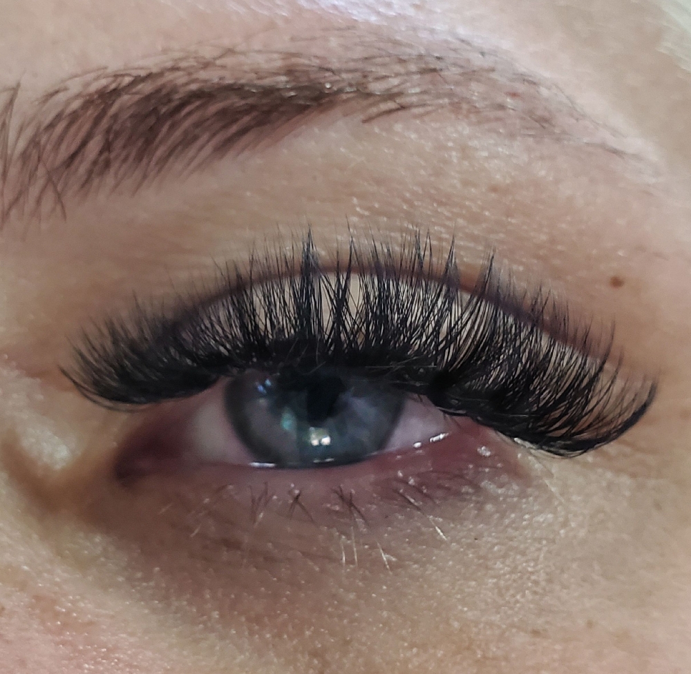 Full set - Hybrid at The Lash Lady in Twin Falls, ID