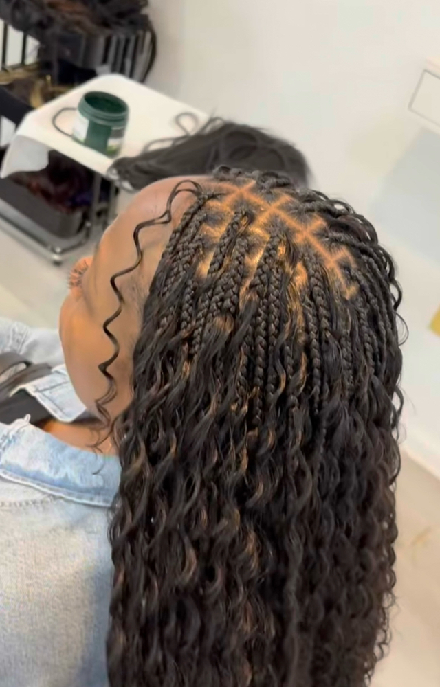 MEDIUM BOHO KNOTLESS BRAIDS