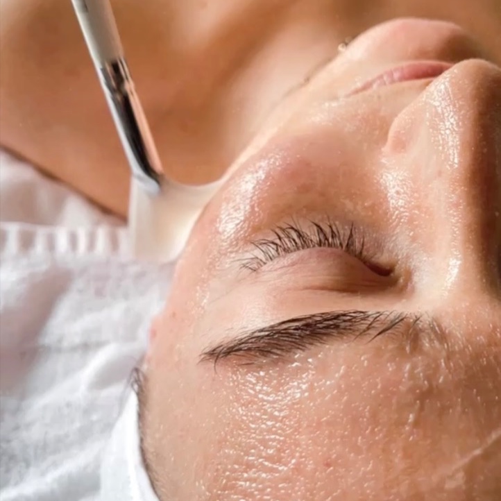 30 MINUTE GLOW at LANA BEAUTY BAR in Los Alamitos, CA