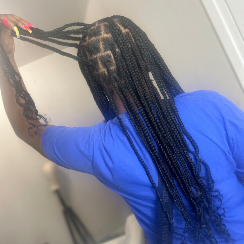Large Knotless Braids at Dolled Up By Diamond LLC