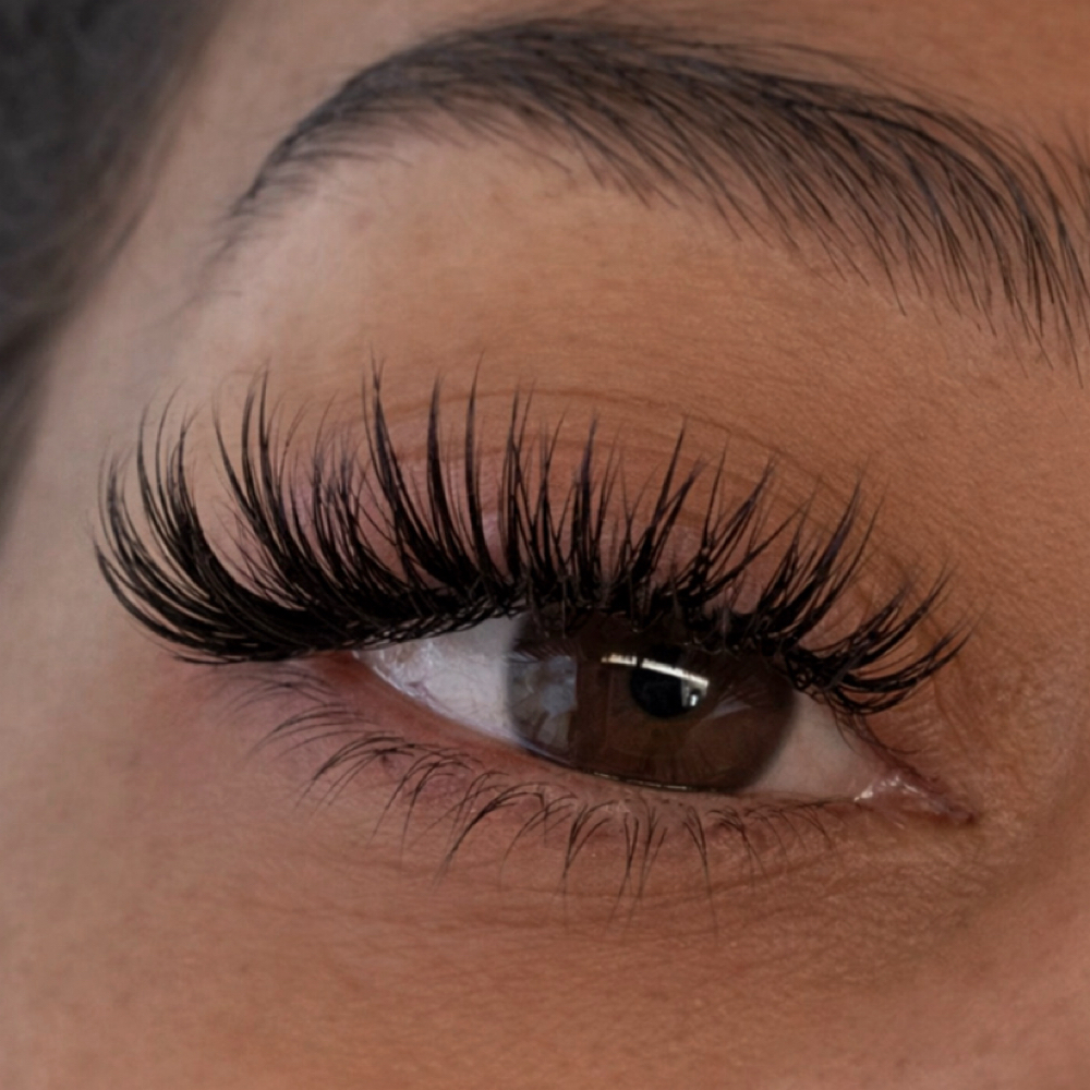 Wispy Hybrid Full Set (Specialty) at Laura Elizabxth Artistry in Columbus, OH