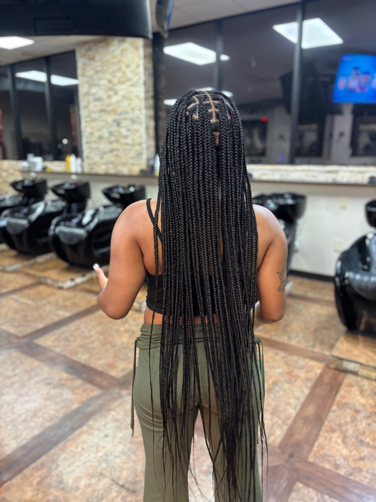 Medium Knotless (Hair Included)