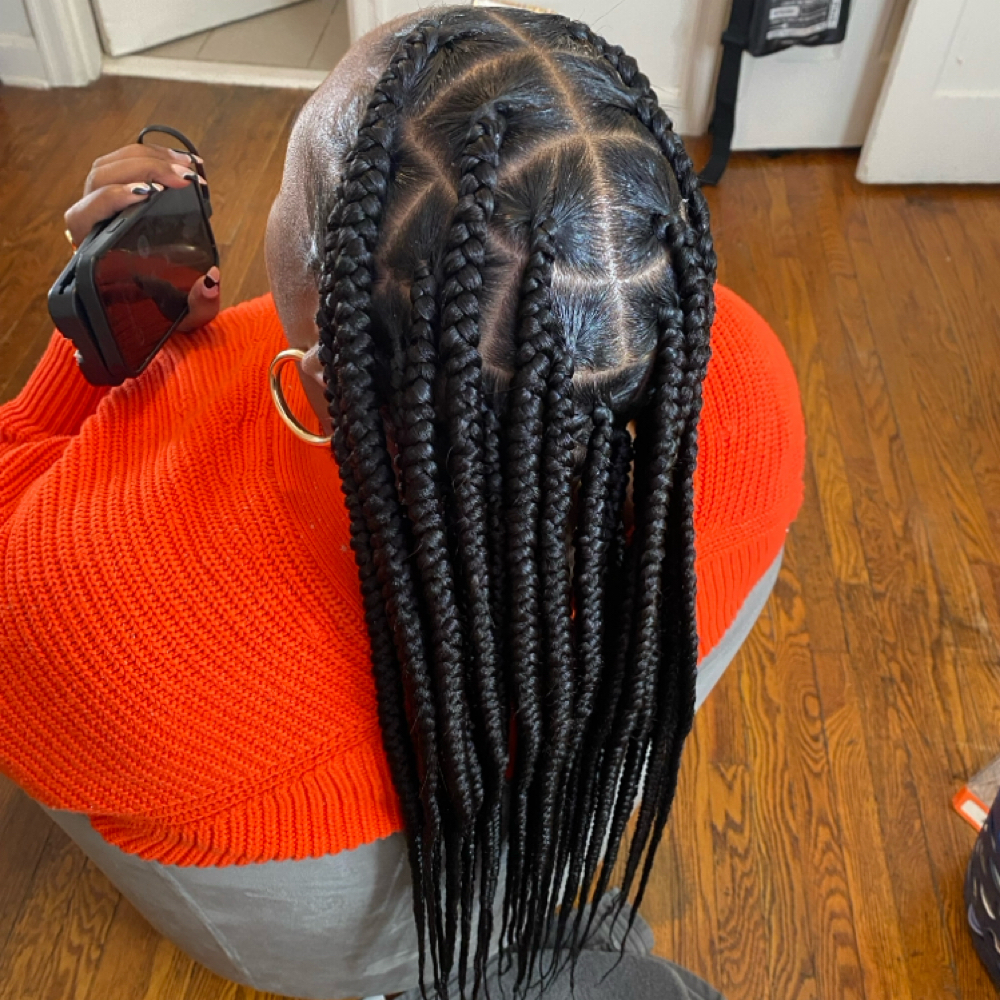 Large Knotless Braids at DLUXE Effect in Saint Louis, MO