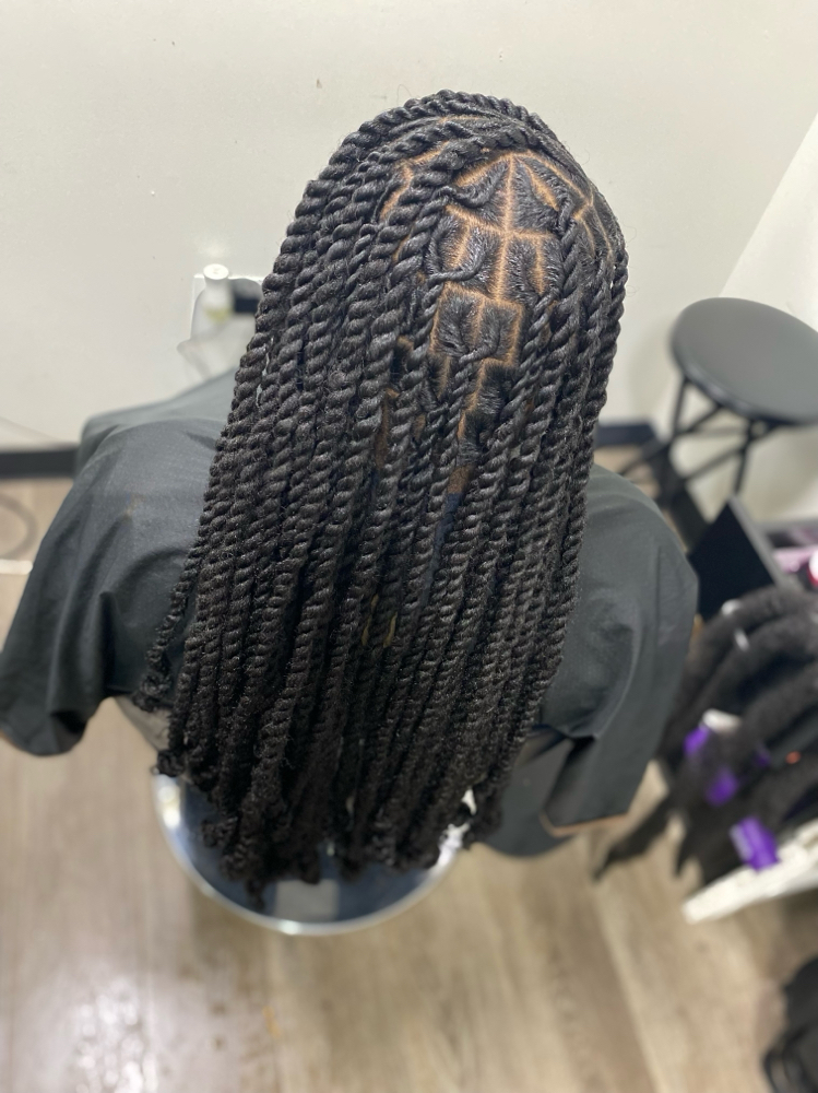 Knottless Twists at ChariseRenee’J Hands of A Goddess in Kettering, MD