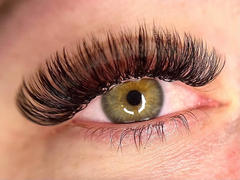 Volume Lash Extensions Initial