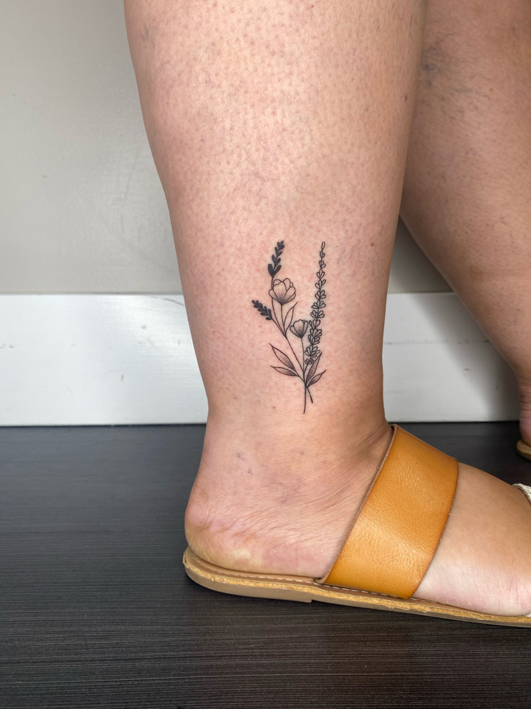 Fine Line Tattoo